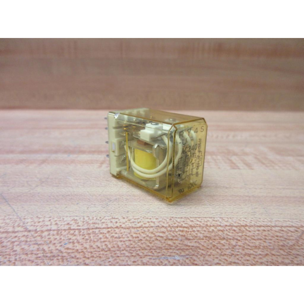 IDEC RY4S-U-AC240V Relay RY4S-U-240V AC 3A - New No Box