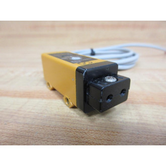 Omron E3S-X2CE4 Photoelectric Switch E3SX2CE4 - New No Box