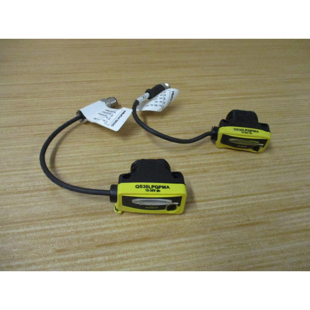Banner QS30LPQPMA Photoelectric Switch Cracked (Pack of 2) - Used