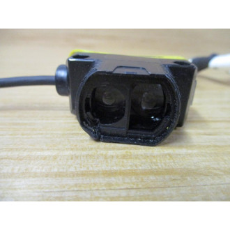 Banner QS30LPQPMA Photoelectric Switch Cracked (Pack of 2) - Used