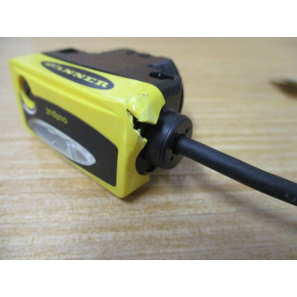 Banner QS30LPQPMA Photoelectric Switch Cracked (Pack of 2) - Used