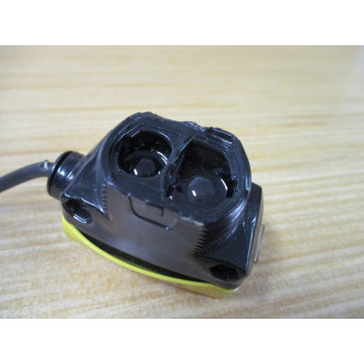 Banner QS30LPQPMA Photoelectric Switch Cracked (Pack of 2) - Used