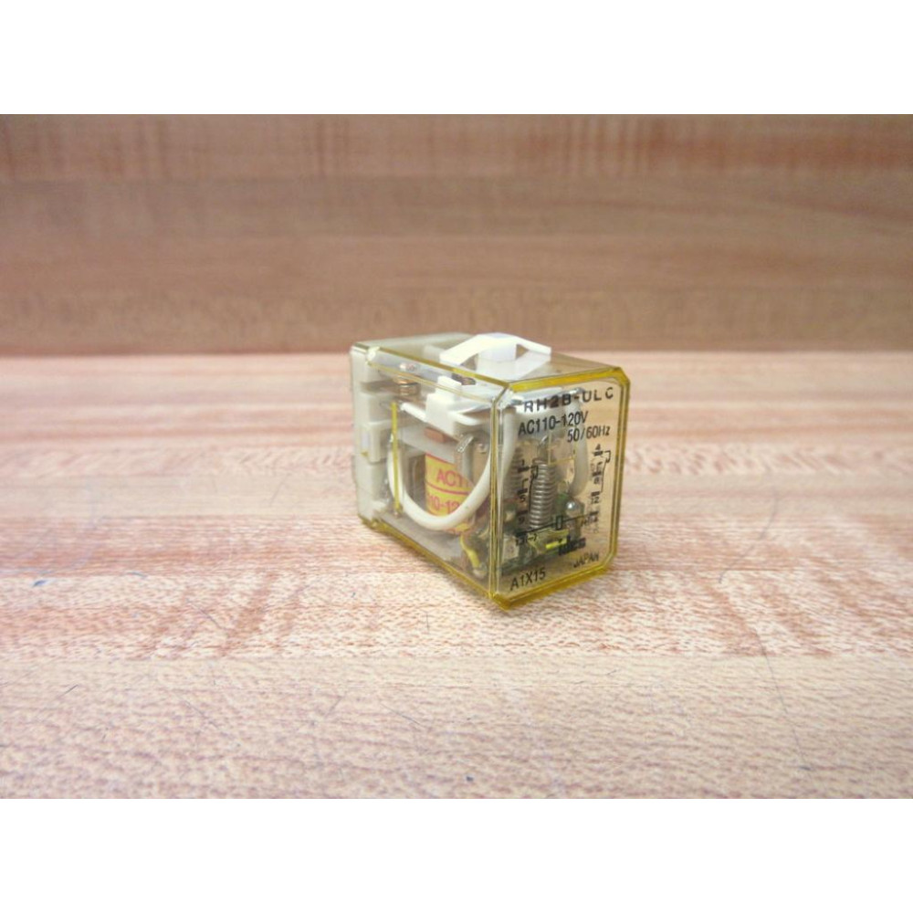IDEC RH2B-ULC-AC110-120V Relay RH2B-ULC-110-120V AC - New No Box