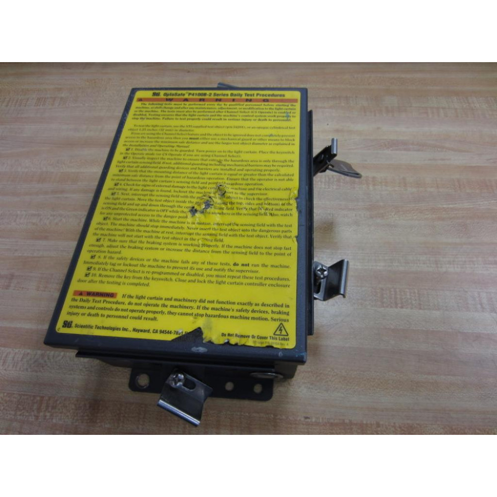 STI 42566-0480 Light Curtain Controller 425660480 Without Key - Used