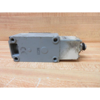 Allen Bradley 802T-C 802TC Oilight Limit Switch Series D Painted W Damaged Boot - Used