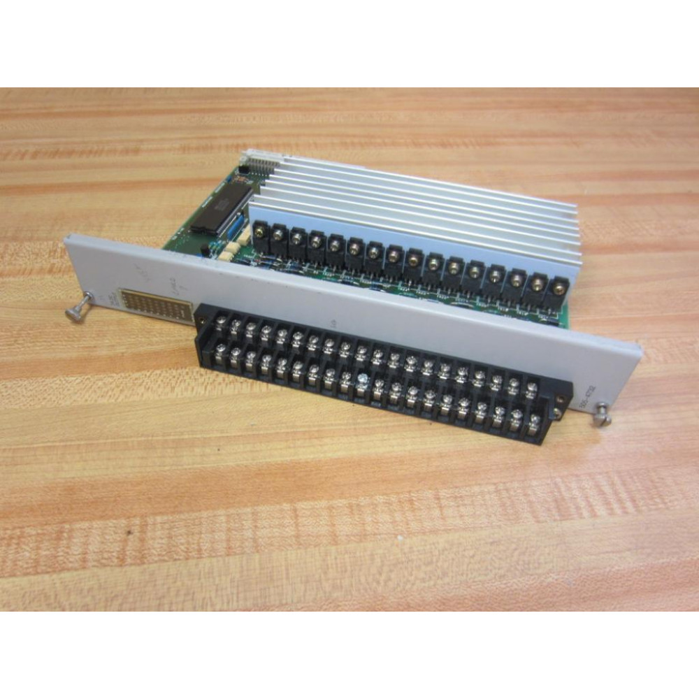 Siemens 505-4732 Output Module 5054732 w40 Screw Terminals - Used