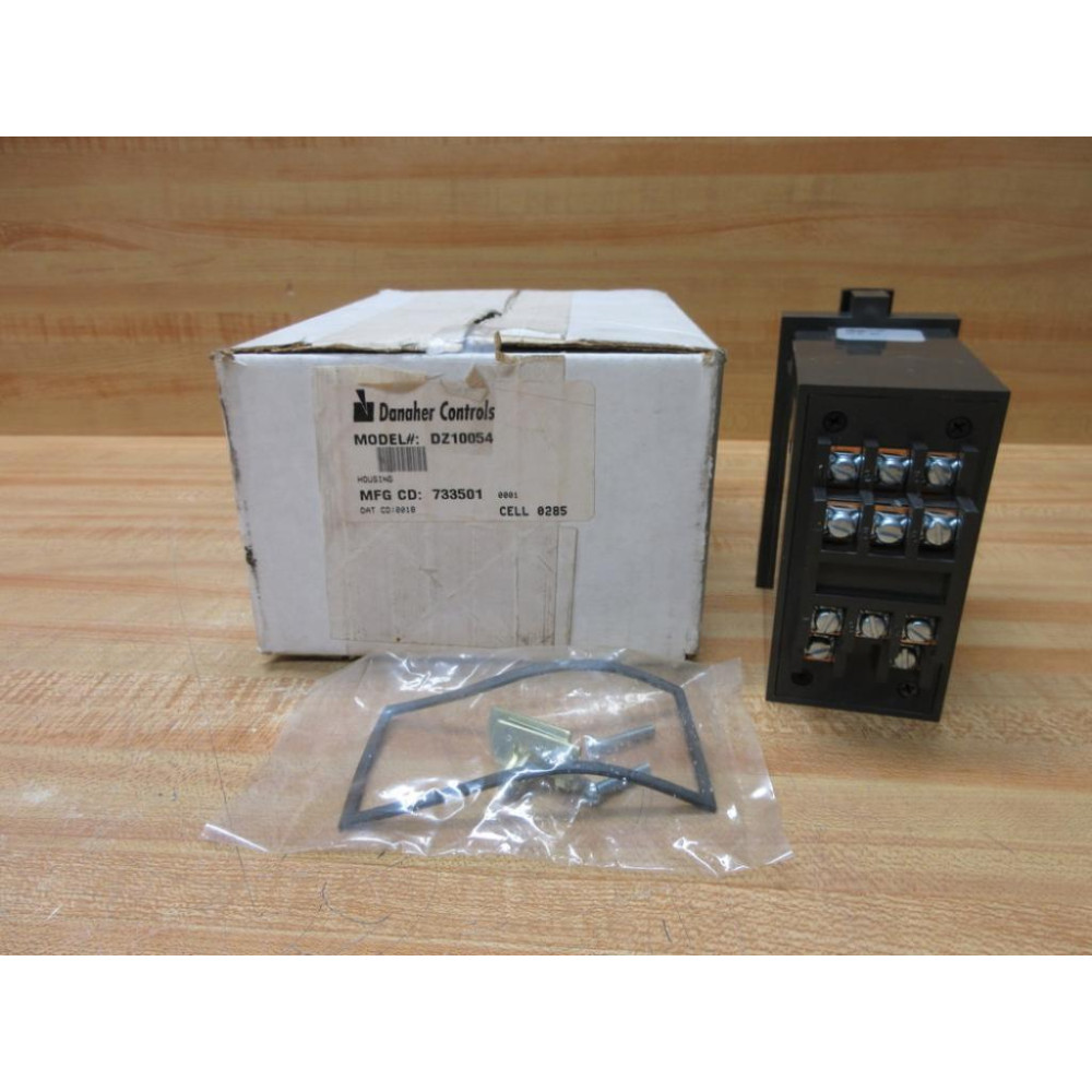 Danaher Controls DZ10054 Plug-In Housing