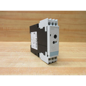 Siemens 3RP1540-1AB30 Time Relay 3RP15401AB30 - Used