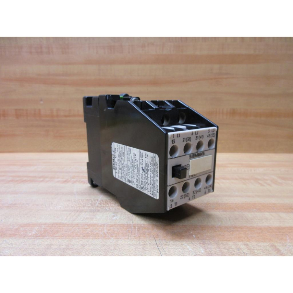 Siemens 3TB42 17-0A Contactor 3TB42170A 115V Coil - Used