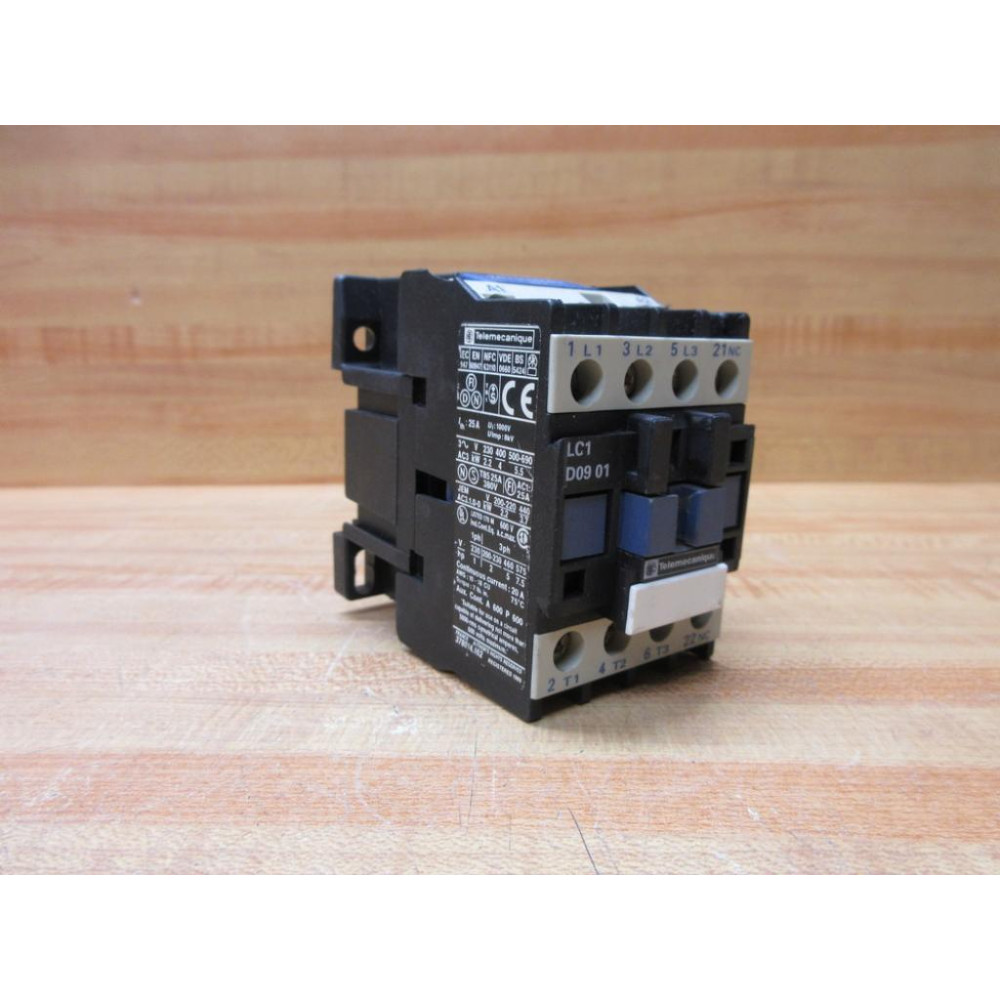Telemecanique LC1-D0901B7 Contactor LC1D0901B7 - Used