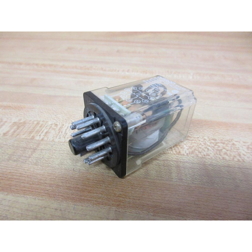 Omron MK3EP-UA-AC240 Relay MK3E-PUA-240VAC - Used