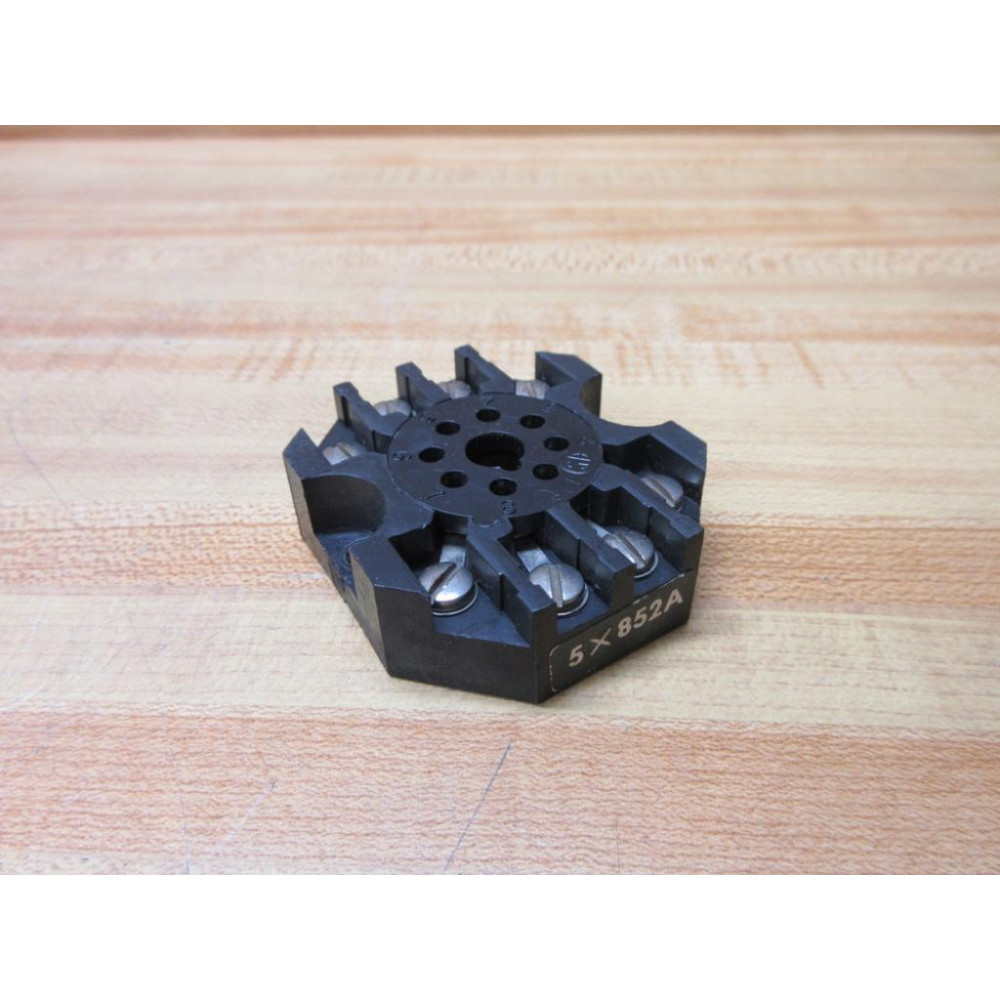 Dayton 5X852A Relay Socket - Used