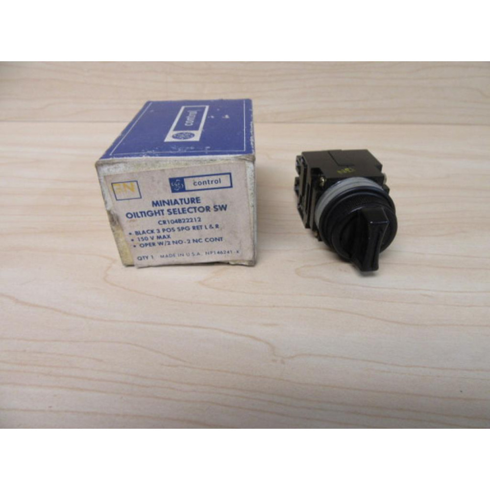 General Electric CR104B22212 Selector Switch