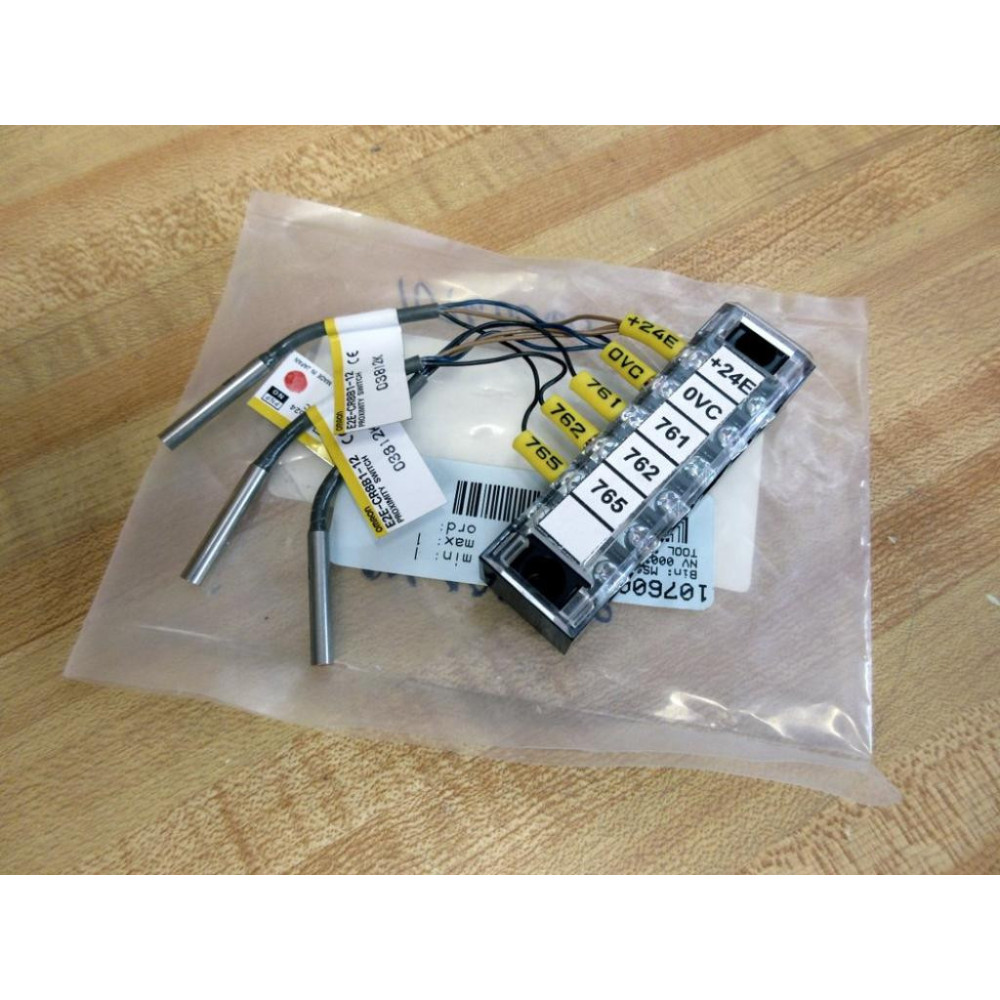Omron E2E-CR8B1-12 Proximity Switch Set E2ECR8B112 Omron E2E-CR8B1-12 Proximity Switch Set E2ECR8B112