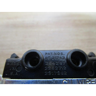 Hubbell RE21743 Receptacle - New No Box