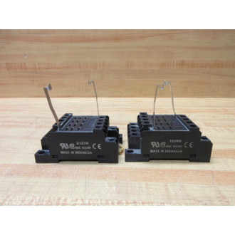Omron PTF14A-E Relay Socket PTF14AE WMetal Retainers - Used
