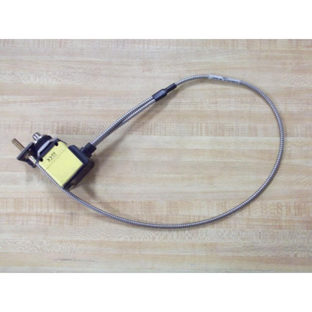 Banner OPBT2QDH Power Block 27189 wCable - Used