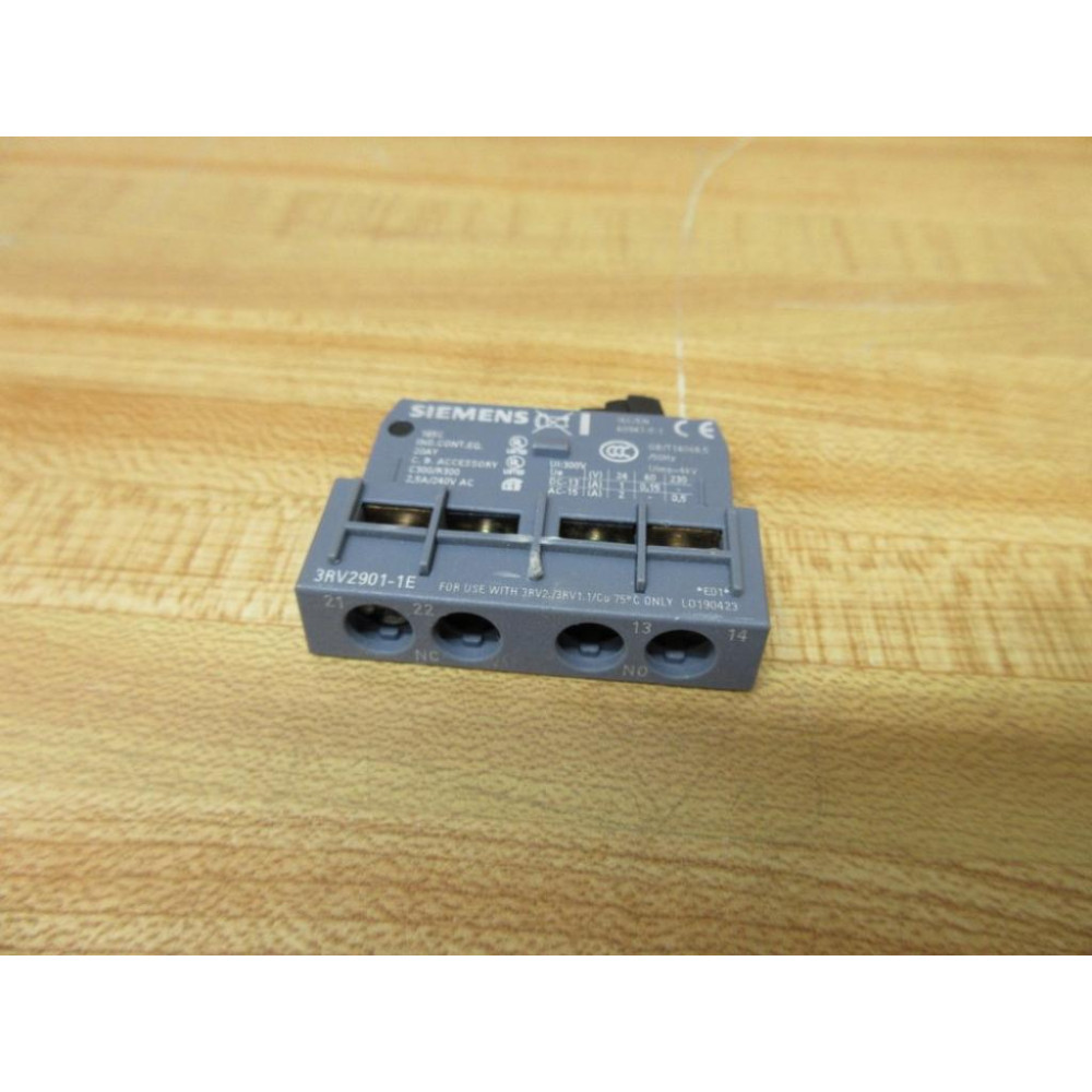 Siemens 3RV2901-1E Auxiliary Contact 3RV29011E - Used