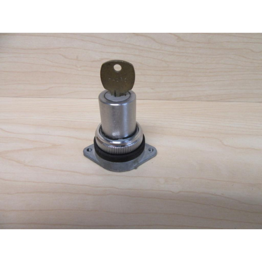 General Electric CR2940UN200V 2-Pos. Key Switch GE WO Contact - New No Box