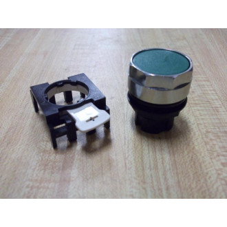 Cutler Hammer Eaton E22P3 Flush Pushbutton Switch Green