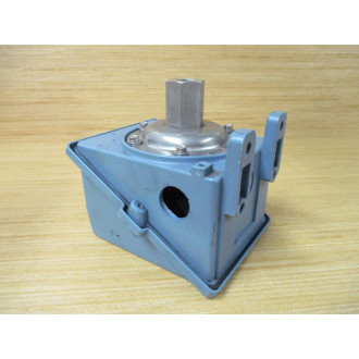 United Electric Controls J400-552 Pressure Switch J400552 - Used