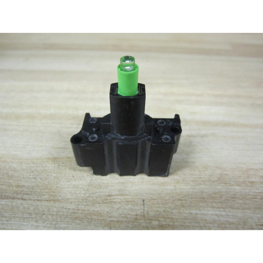 Cutler Hammer 57-2568 Eaton Light Module E30 WO Screws - New No Box