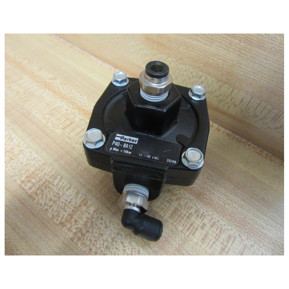 Parker P4Q-BA12 Pneumatic Valve P4QBA12 WFittings - New No Box