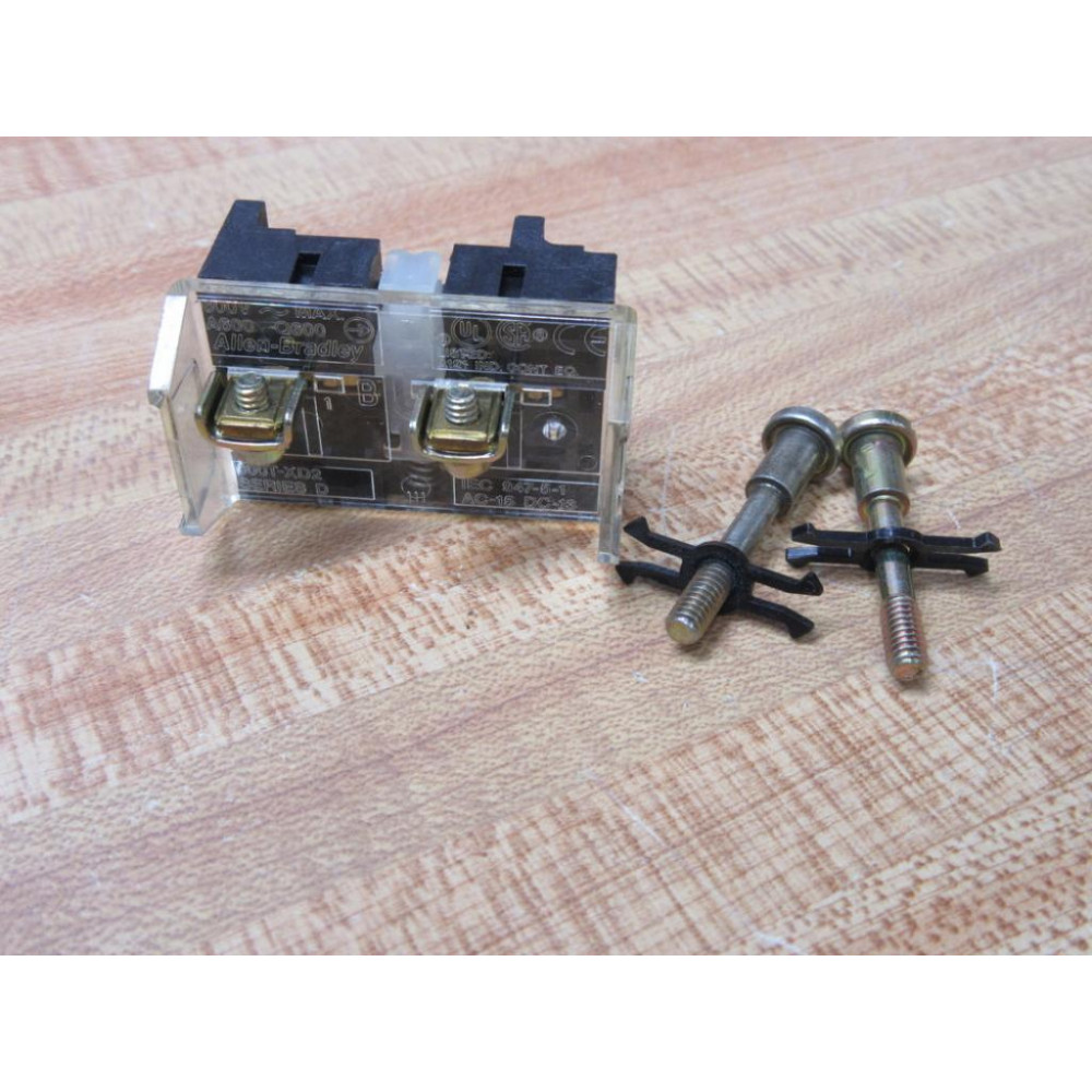 Allen Bradley 800T-XD2 Contact Block 800TXD2 WBolt & Clips - Used