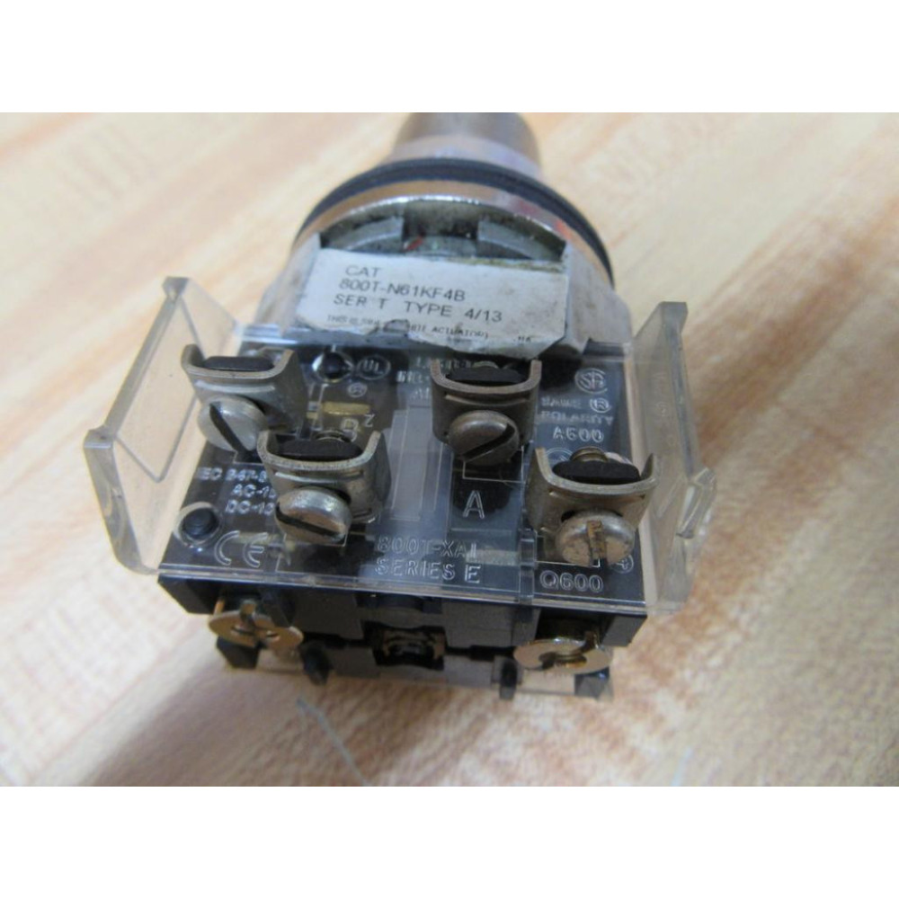 Allen Bradley 800T-N61KF4B Key Operated Selector Switch W800T-XA1  XA - Used