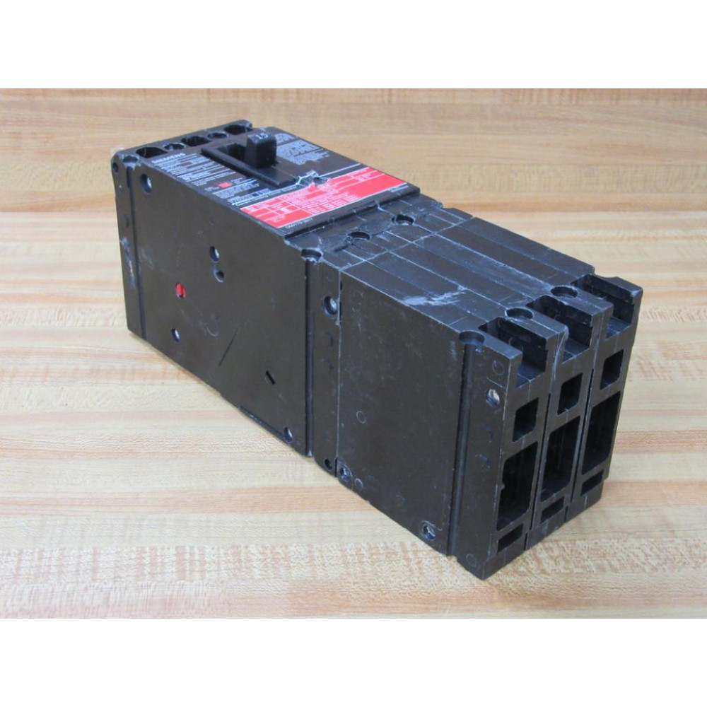 Siemens CED63B015 15A Circuit Breaker CED63B015L Cracked Housing - Used