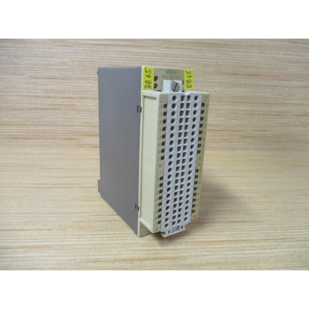 Siemens 6ES6 482-8MA13 Digital IO Module 6ES64828MA13 - Used