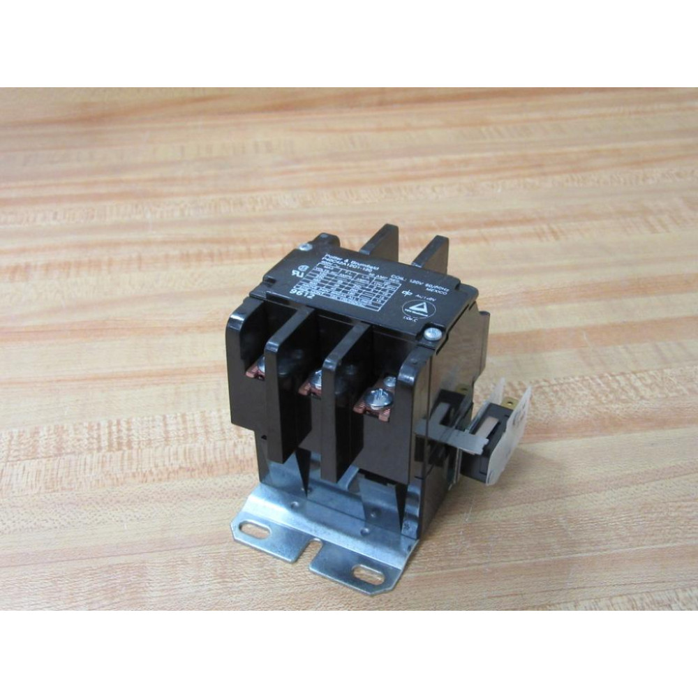 Potter Brumfield P40C42A12D1-120 Contactor P40C42A12D1120 Chipped - Used