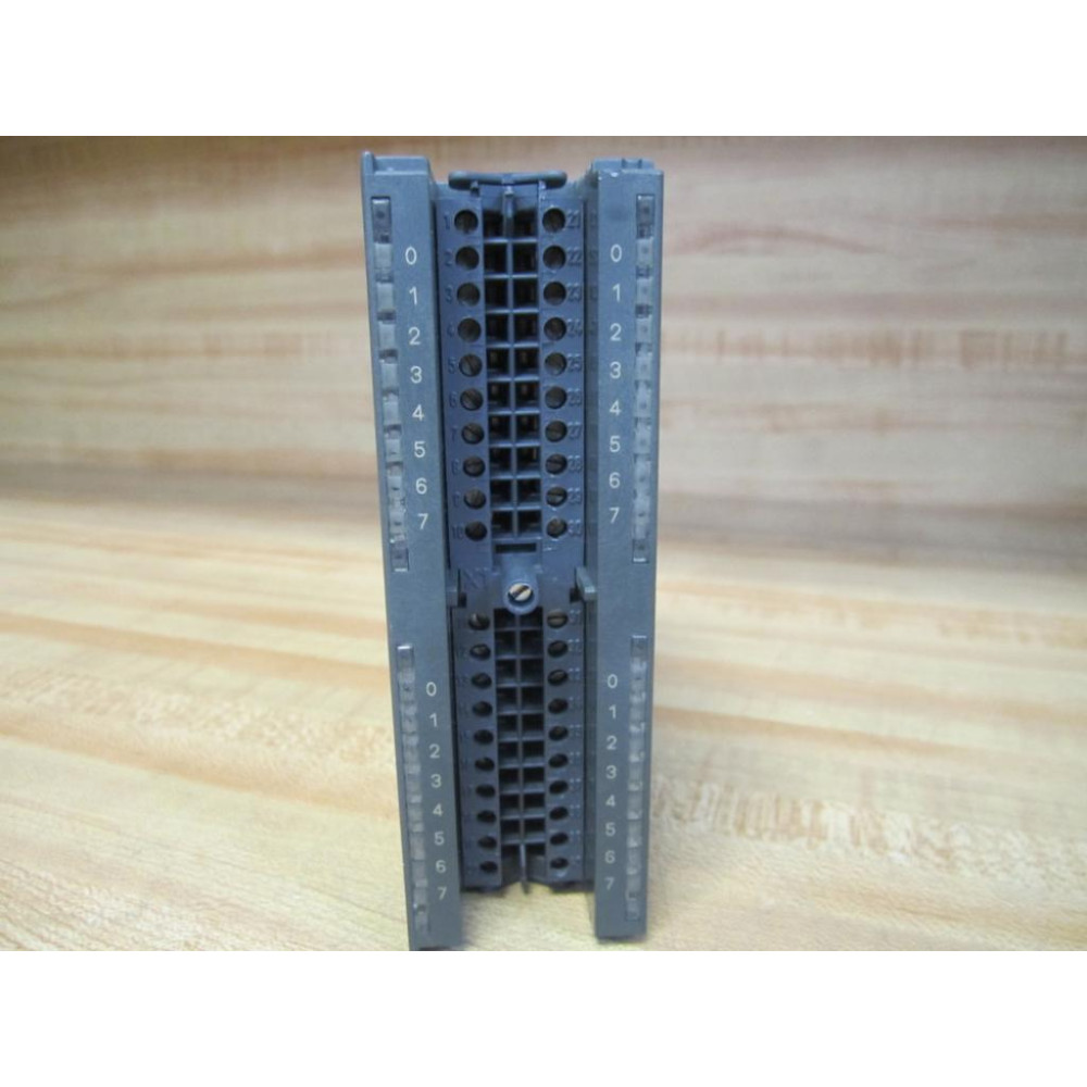 Siemens 6ES7 322-1BL00-0AA0 Module 6ES73221BL000AA0 No Cover - Used