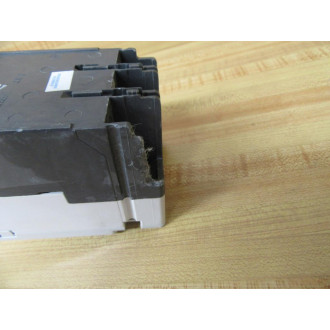 Siemens HEG3B045 Circuit Breaker HEG3B045L Chipped Housing - Used