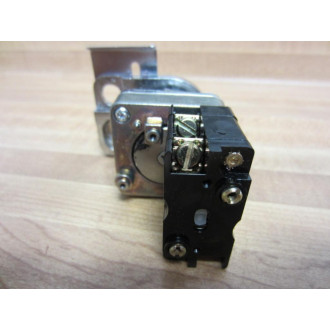 Rees 40102-102 Pushbutton 40102102 WO Mushroom Plunger - New No Box