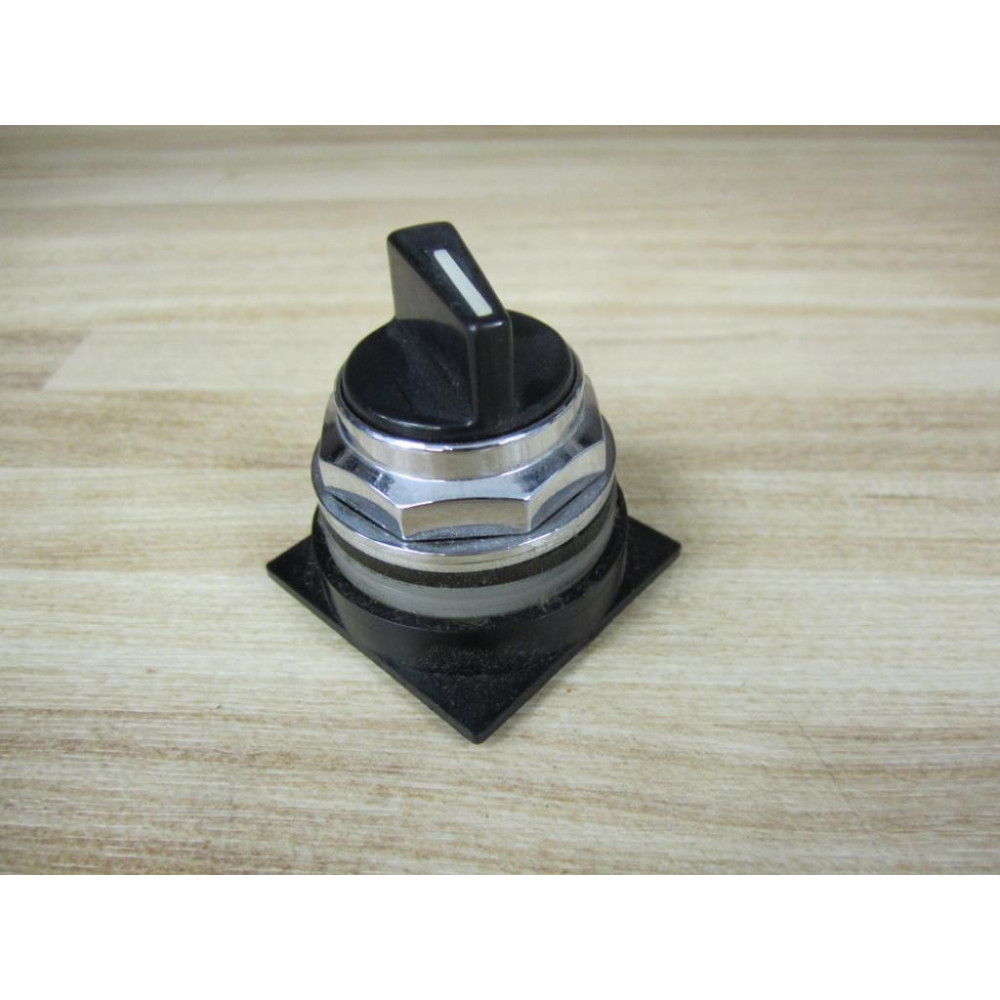 General Electric CR104PSG21B Selector Switch - New No Box