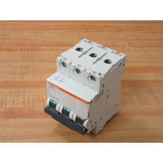 Merlin Gerin 24536 Square D Breaker 6A MG24536 Schneider Small Crack - Used