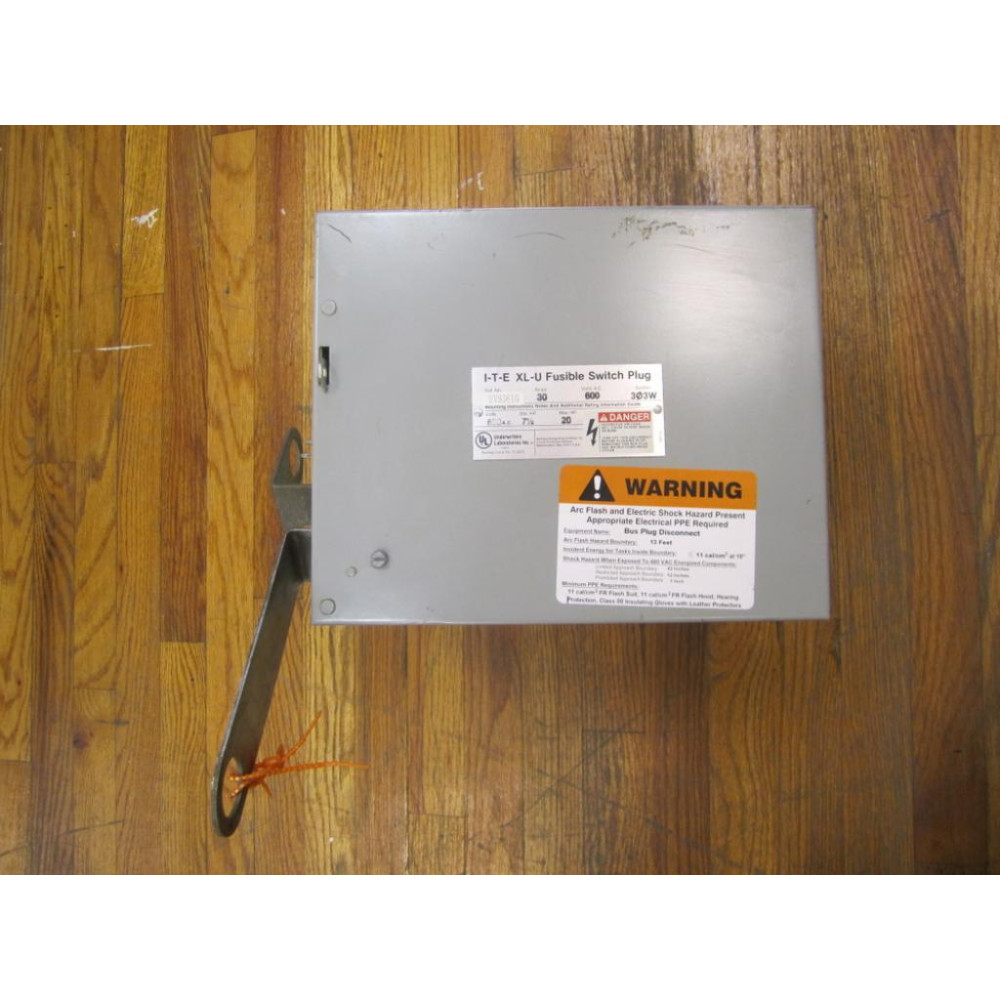 Siemens UVS361G Fusible Switch Plug 30 Amps 600 Volts AC - Used