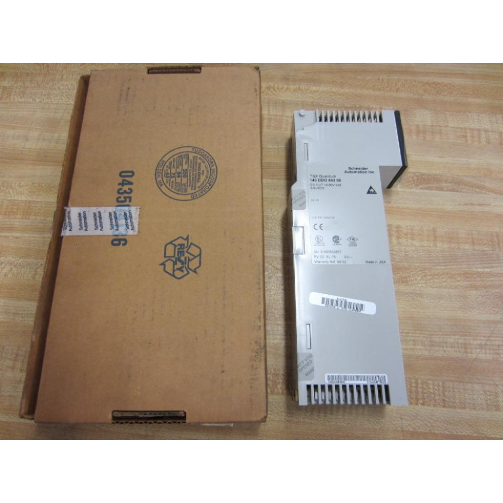 Schneider 140DDO84300 Output Module 140-DDO-843-00