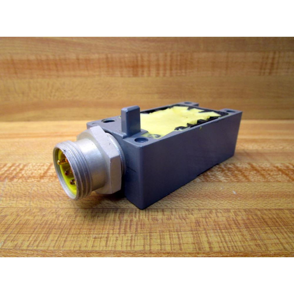Cutler Hammer E50RAP5-W Limit Switch Receptacle E50RAP5W - Used