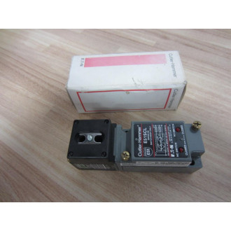Cutler Hammer E51CLF3 Proximity Switch Sensor