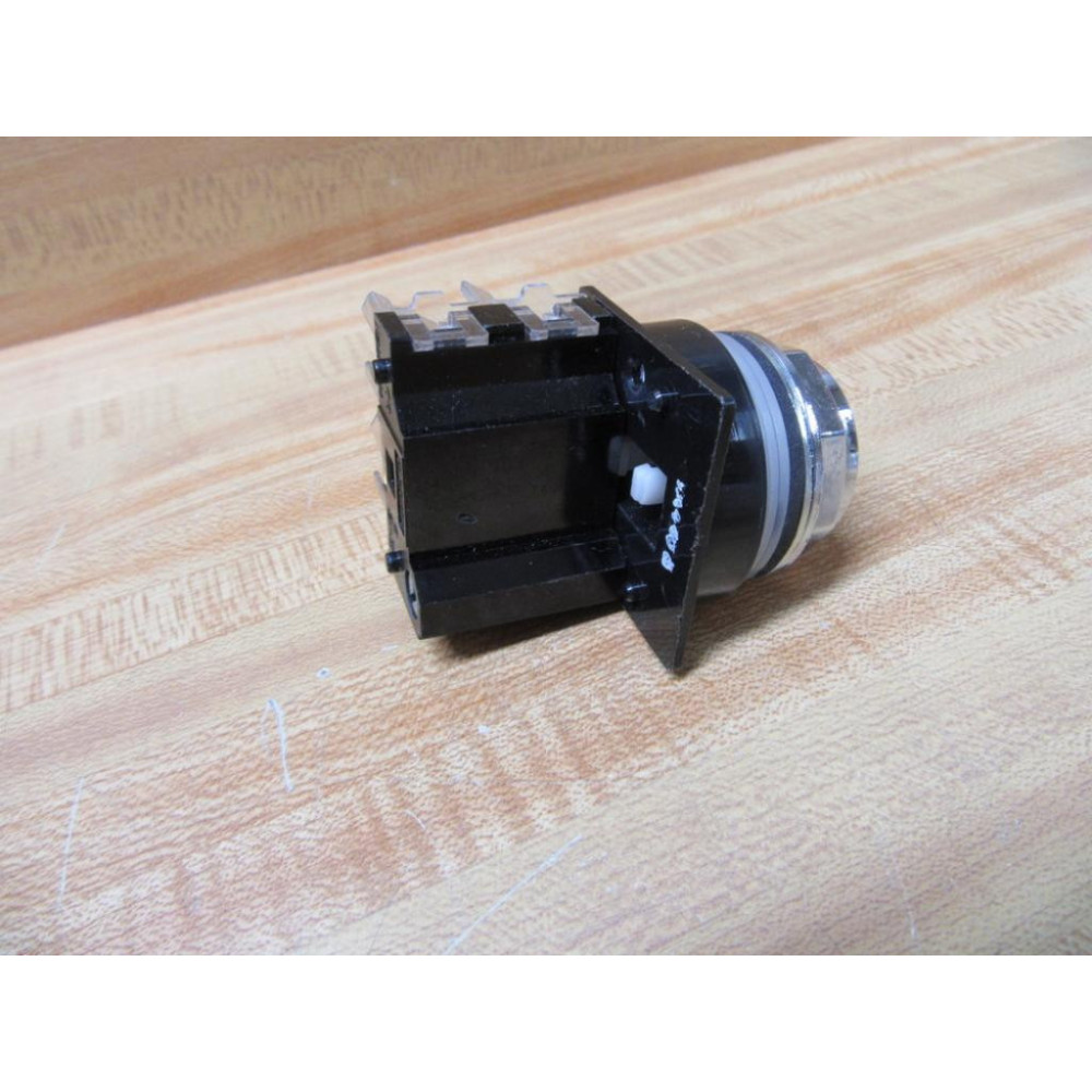General Electric CR104PBG01G1 Standard Flush Push Button GE WBlock - New No Box
