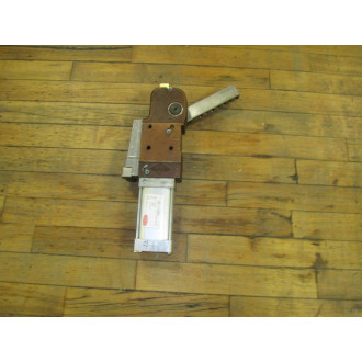 De-Sta-Co 82G5N-611002-20890A Clamp - Used