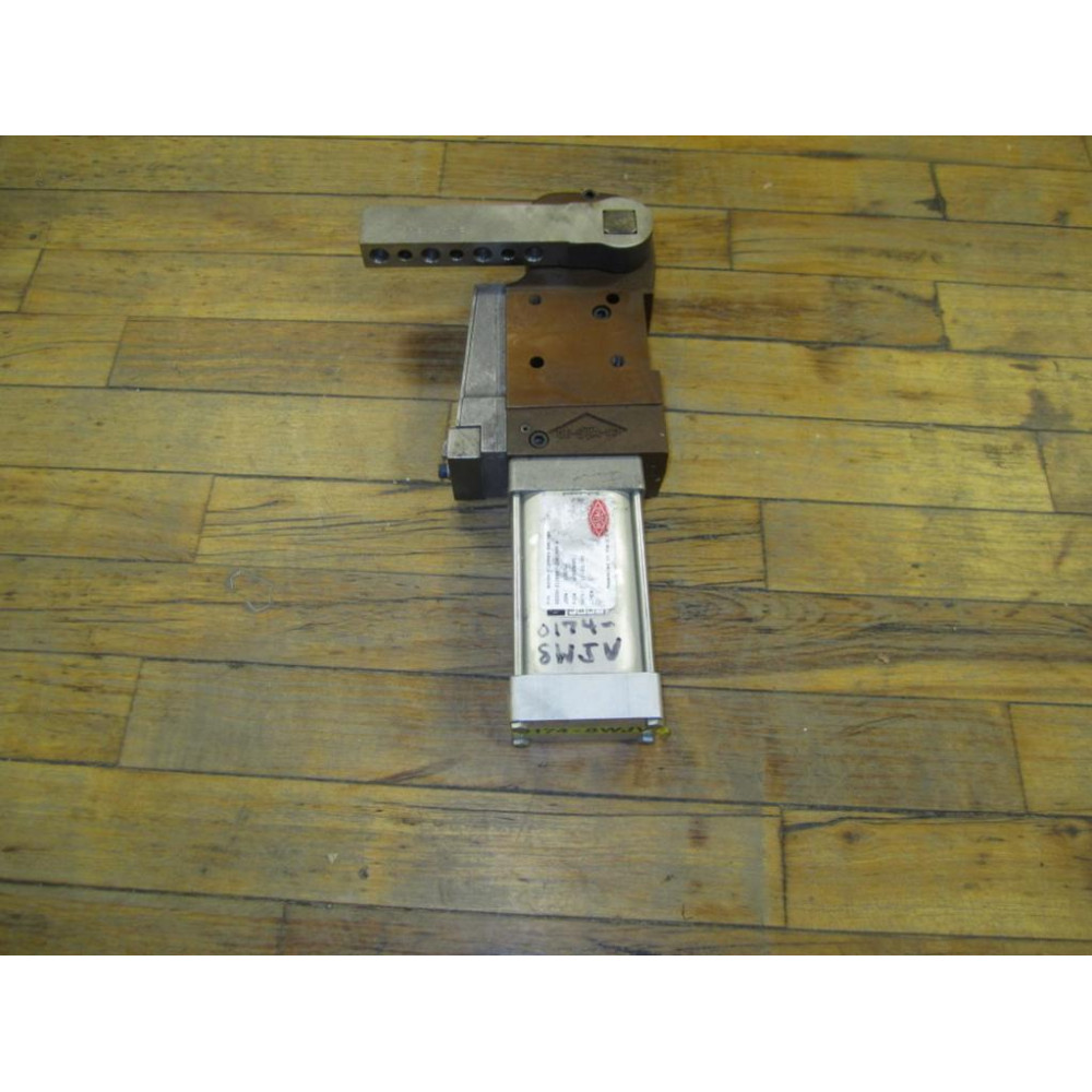 De-Sta-Co 82G5N-2120003-208180A Clamp - Used