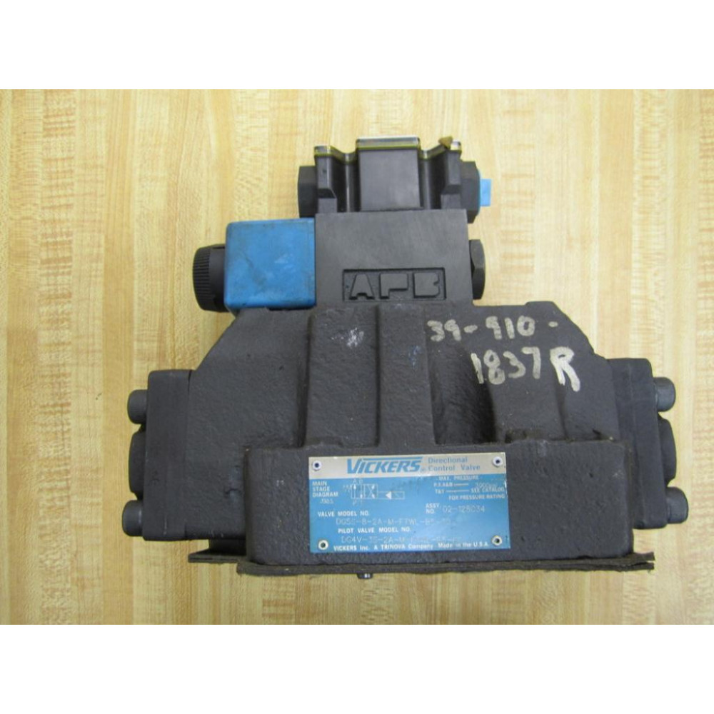 Vickers 02-128034 Valve DG5S-8-2A-M-FTWL-B5-30 - New No Box