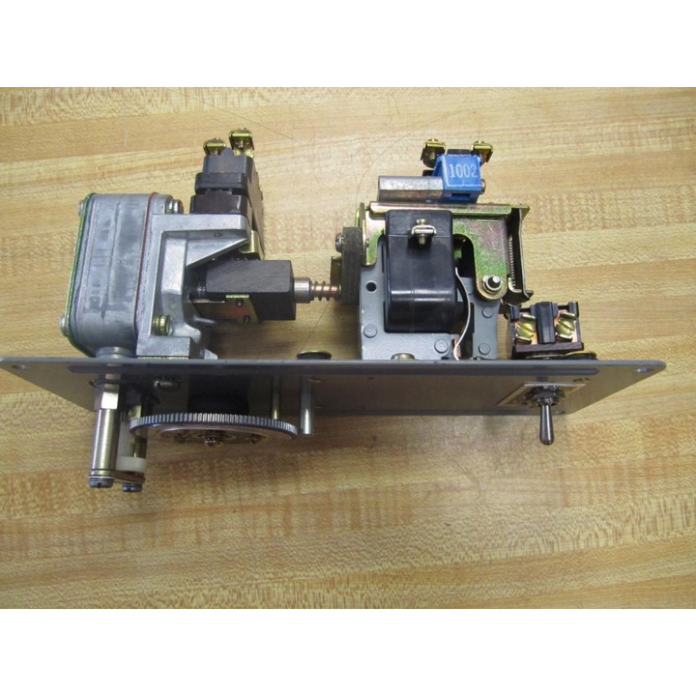 Square D 8991 AT018 Timing Relay 8991-ATO18 - New No Box