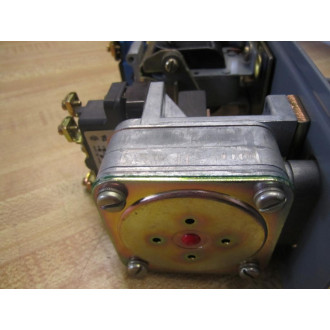 Square D 8991 AT018 Timing Relay 8991-ATO18 - New No Box