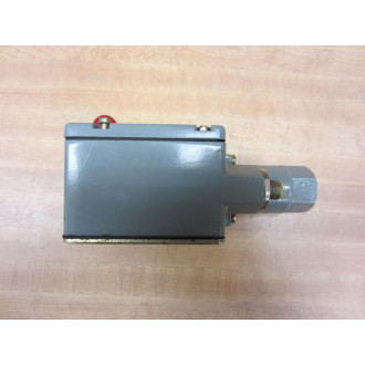 Allen Bradley 836T-T301JX130X15 836TT301JX130X15 Pressure Switch Series A - Used