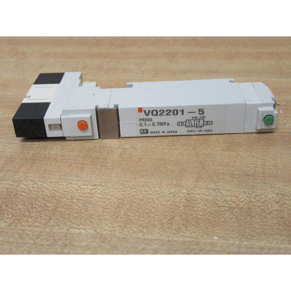 SMC VQ2201-5 Solenoid Valve VQ22015 - Used