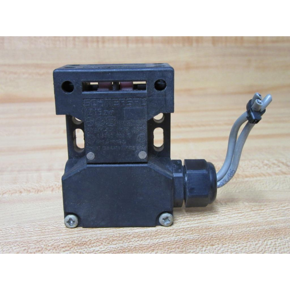 Schmersal AZ-15-ZVR Safety Interlock Switch  AZ15ZVR - Used